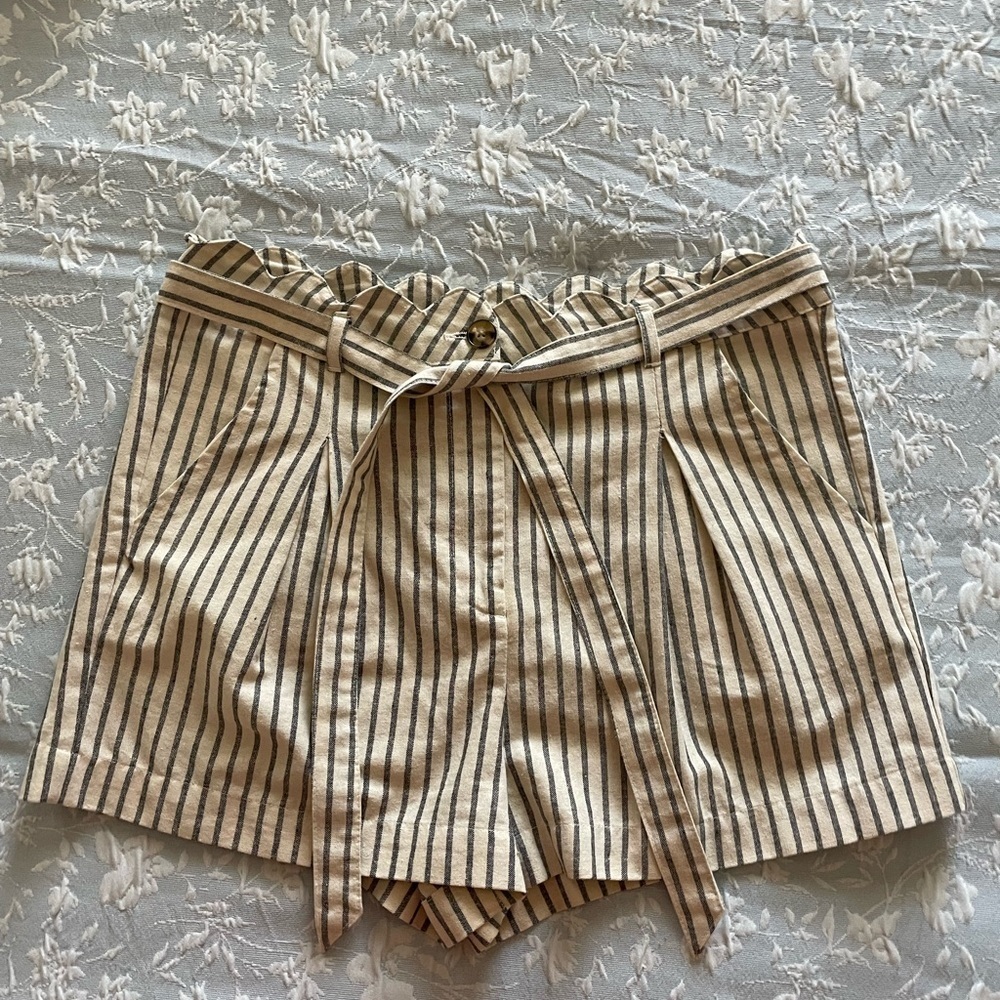 Mi Ami Beige Black Striped High Waist Shorts large summer spring scalloped tie